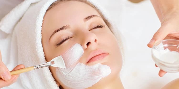 Shreya's cafe on Fyndr now